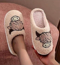 Load image into Gallery viewer, Highland Cow Slippers