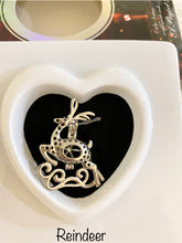 Load image into Gallery viewer, Oyster with Pearl + Necklace &amp; Cage