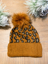 Load image into Gallery viewer, Leopard Beanie w snap on/off puff