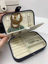 Load image into Gallery viewer, Portable Jewelry Box
